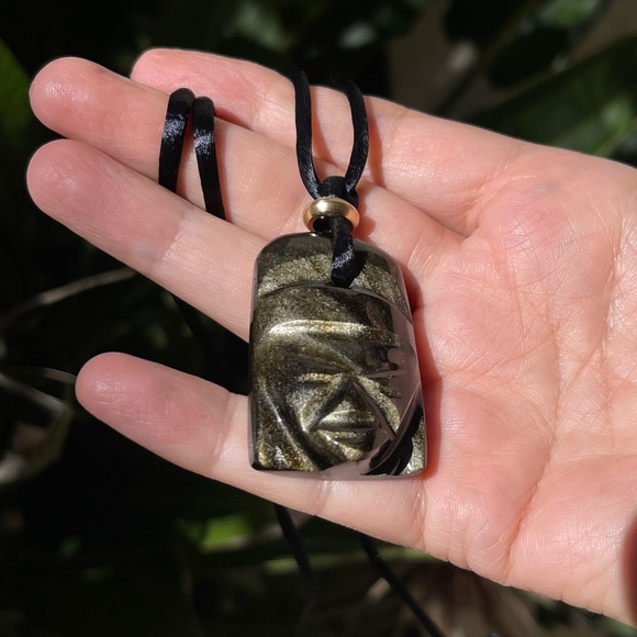 Mexican Mayan hand carved black obsidian mask pendant necklace - Picture 4 of 11